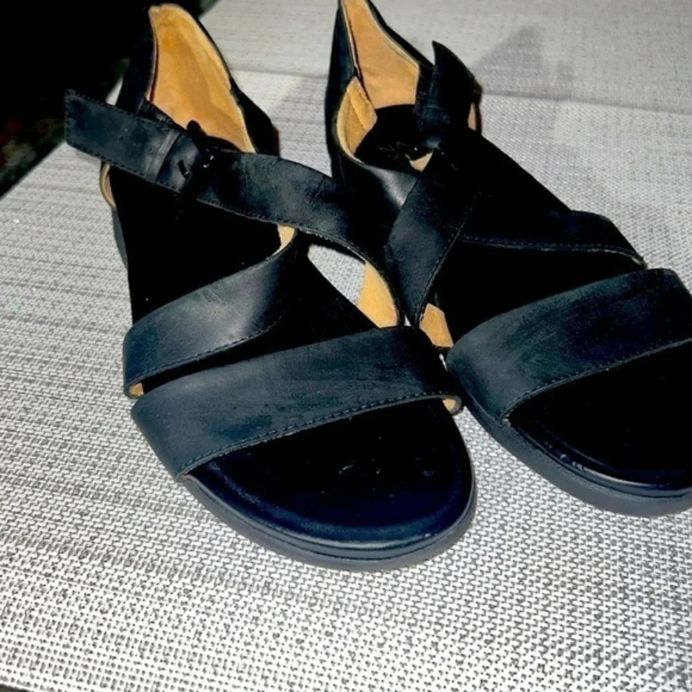 Naturalizer Riviera Wedge Sandal, leather size9.5